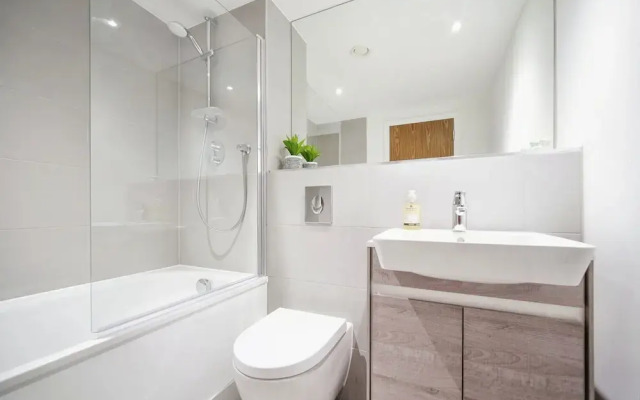 1 Bed Serviced Apartment Bracknell Station 5 Mins