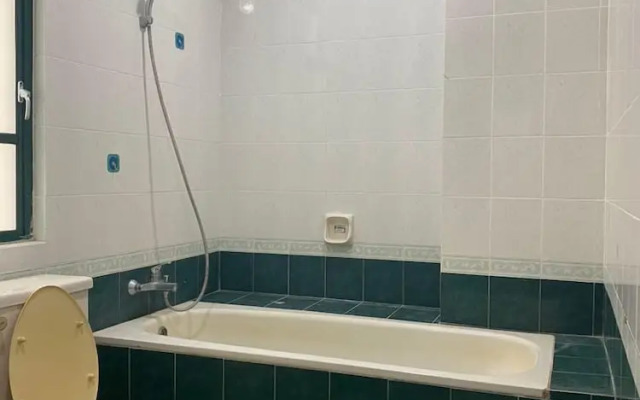 3R Balcony & Wifi Haven