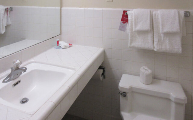 Rodeway Inn & Suites