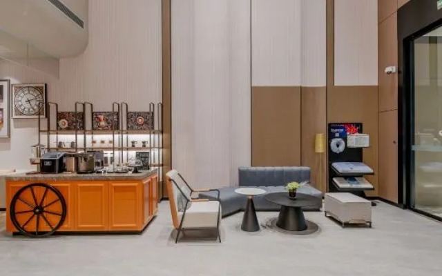 Homeinn Plus Hotel (Shanghai Hongqiao Airport Qixin Road)