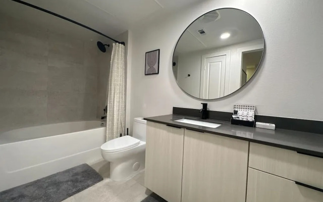 Montrose Spring - Stylish 1 BR in Houston