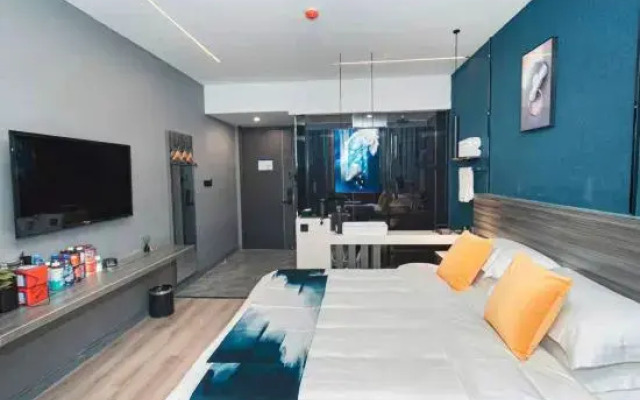 Nanyang Yueke Light Hotel (Wolong Bridge)