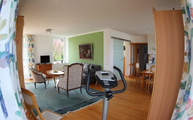 Zauberhafte Ferienwohnung am Schönberg