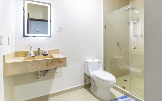 New Centric apt. with pool & jacuzzi