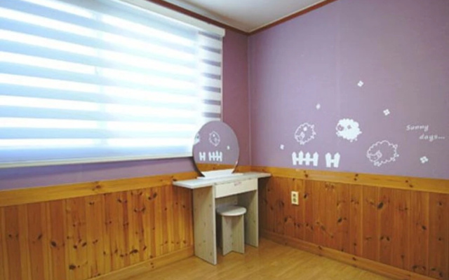 Anmyeondo Blue Ara Pension