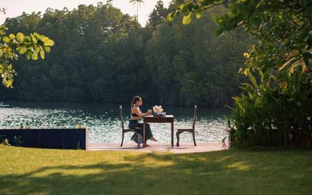 Lovely Lakeside Villa With Large Pool Poolside Dining
