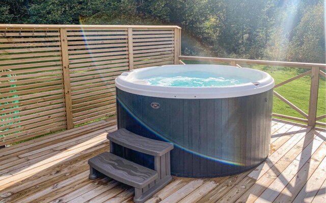Amazing Home in Huskvarna With Jacuzzi, Sauna and Wifi