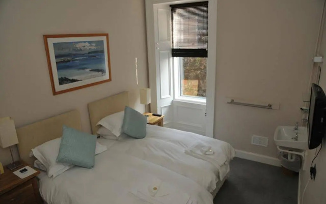 Invercloy Guest House
