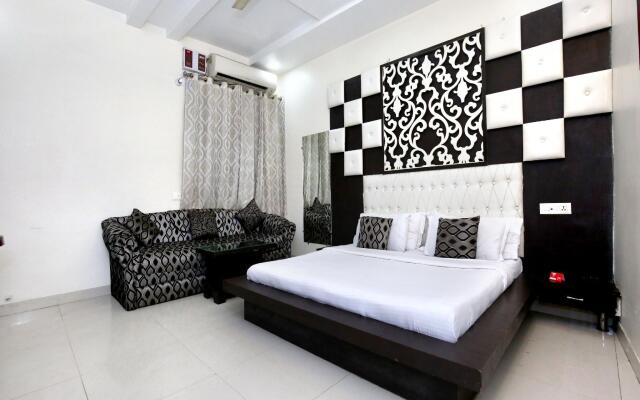 Capital O 9235 Hotel Nayyar