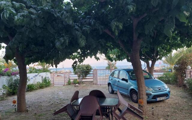 2Homes by the Sea Marathias