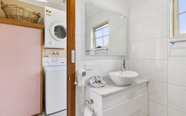 Swansea Cottages & Lodge Suites