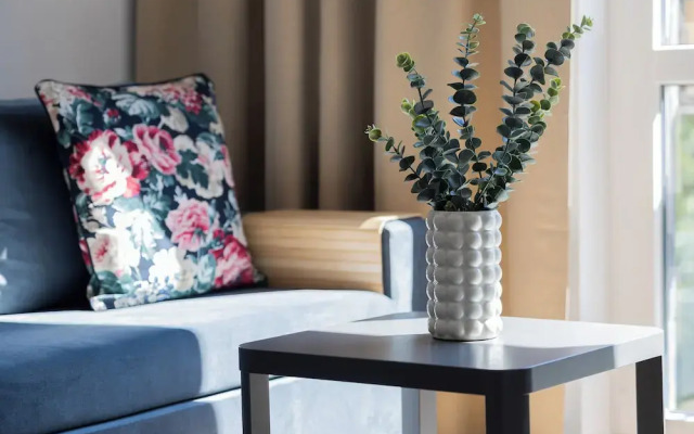 Beige Apartment Near Center by Renters