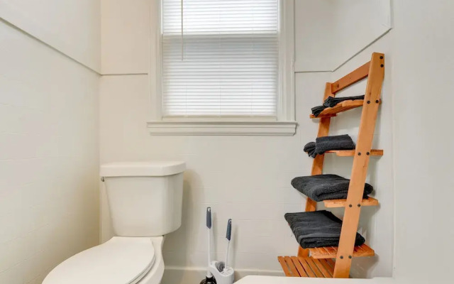 Charming Buffalo Apartment: 2 Mi to Downtown