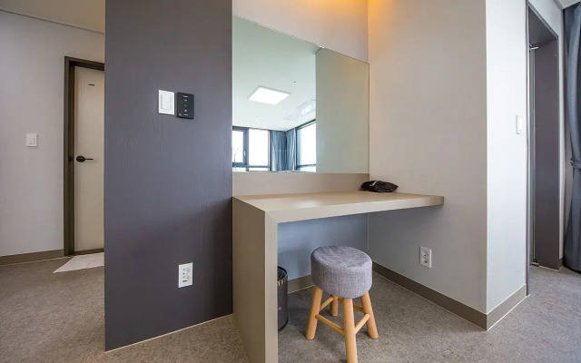 Shine Hotel