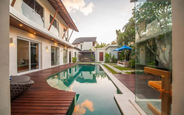 Villa DeDayuh Seminyak