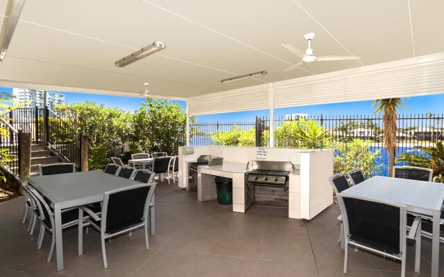 Moorings On Cavill