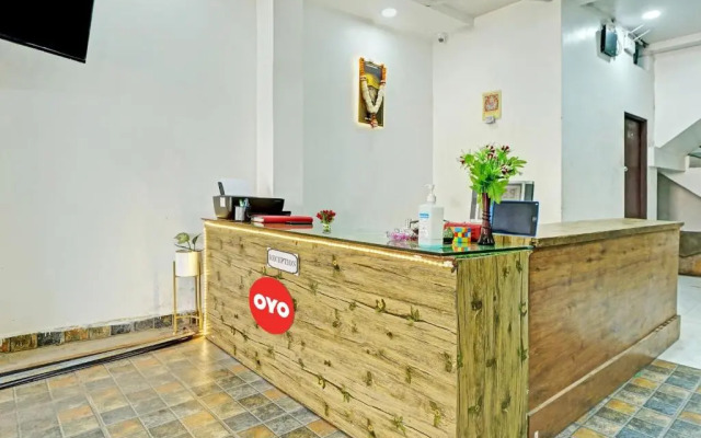 OYO Flagship 80479D Ocean Blue