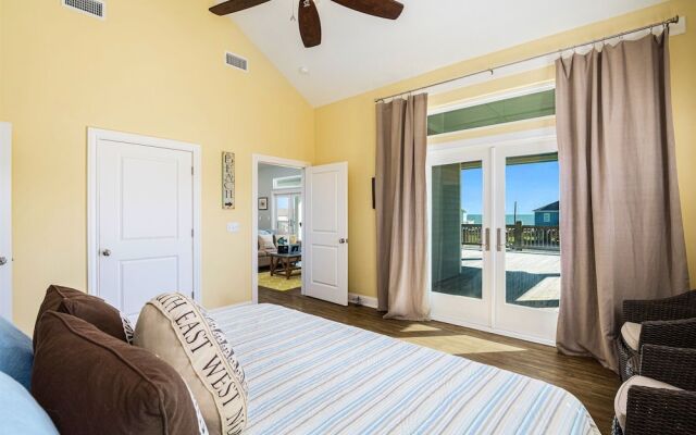 Sweetsol 4 Bedroom Home by RedAwning