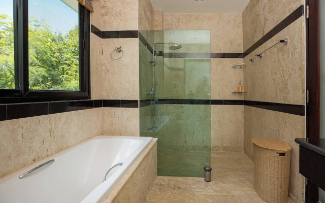 Designer 3BR Villa Silver Pool in Kamala