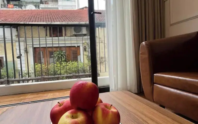 Azen Lakeside Apartment & Hotel