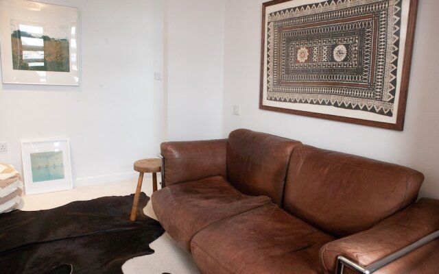 Modern 1 Bedroom Flat in Converted Church
