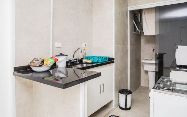 Amplo apartamento no centro, 2 quadras do metrô