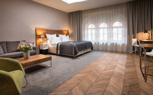 City Park Hotel & Residence