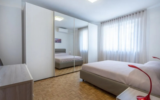 Udine Palazzo d'Aronco Modern Apartment