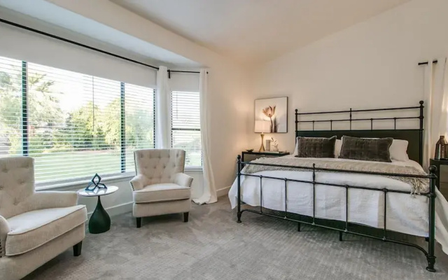 Private Sanctuary in North Scottsdale W/pool!