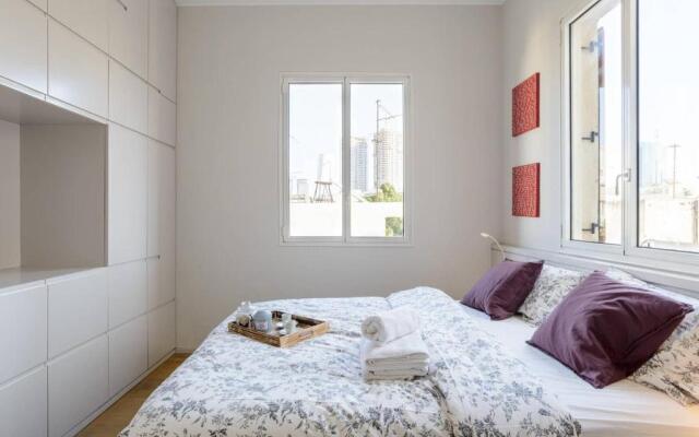 Italian design apartment in Rotchild /habima