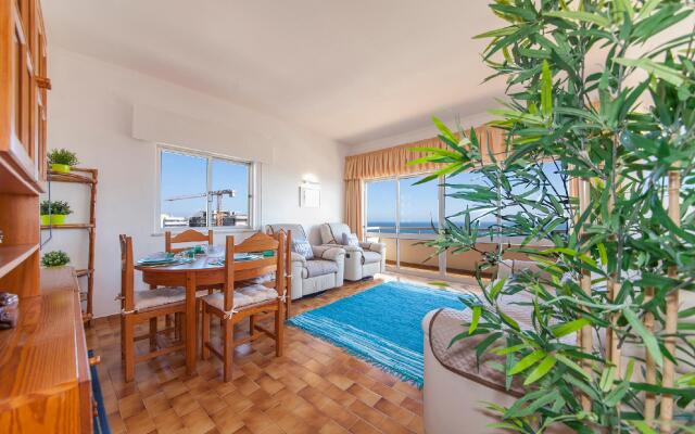 B43 - Spotless Seaview Apartment