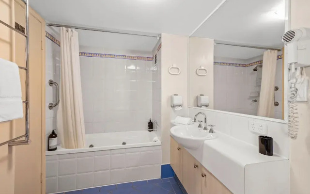 Asiatic Suite at Nautilus Mooloolaba