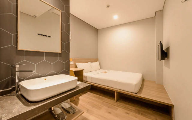 Yellow Bee Tanah Abang