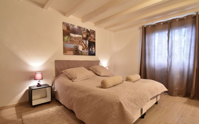 Cozy Holiday Home in Joncy with Valley View