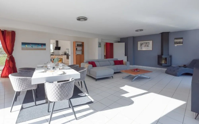 House in Saint-pabu Near Stunning Beaches