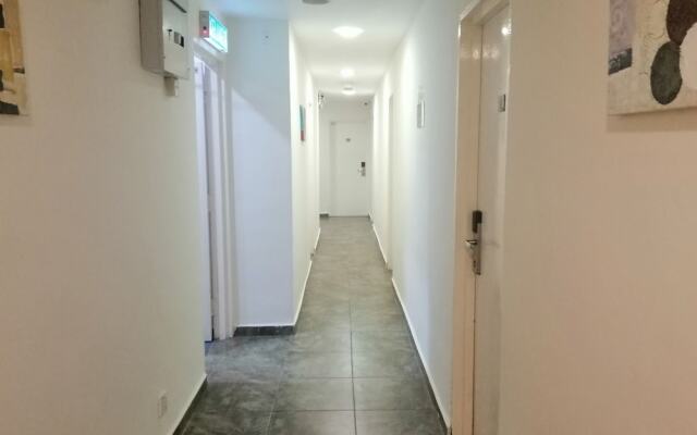 OYO 90028 Ragula Hotel