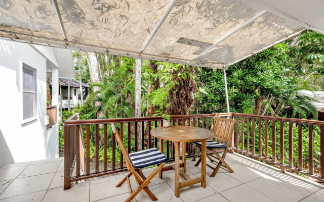 Palm Cove Beach Retreat - 1st Floor