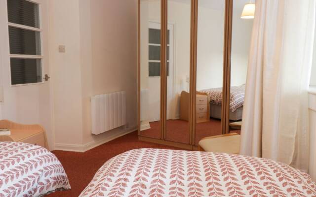 4/1 Orchard Brae, Edinburgh