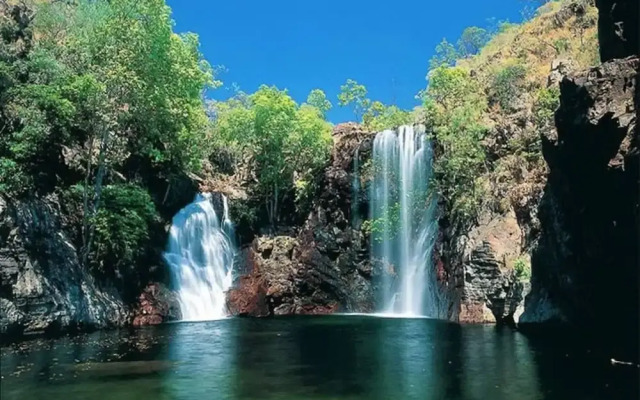 Modern Living Private Pool Bar Pets OK