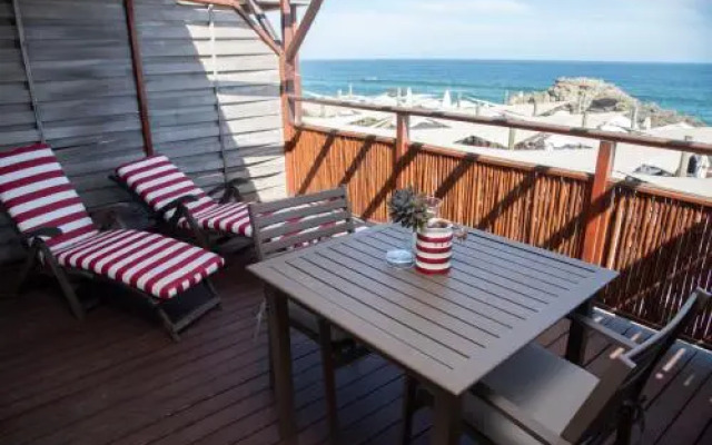 Singing Kettle Beach Lodge