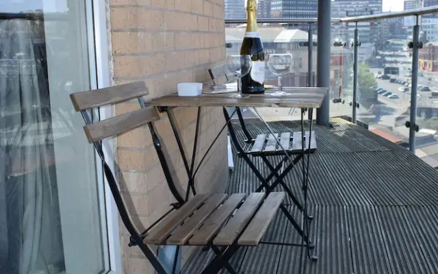 Luxury Apartment Sheffield City Parking Available