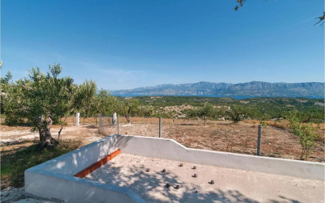 Three-Bedroom Holiday home with Sea View in Praznica