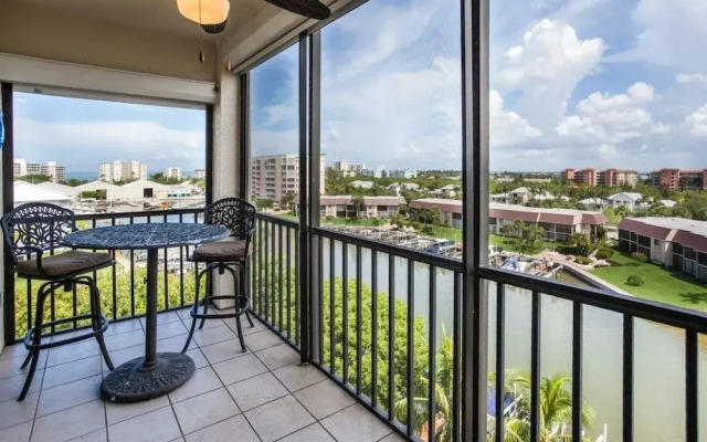 Hibiscus Pointe 461