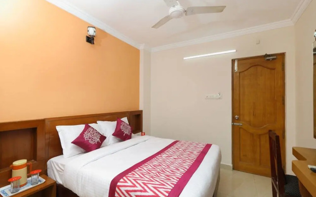 The City Manor by OYO Rooms