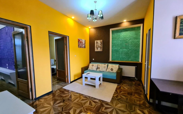 Grayhouse Elia Apartment