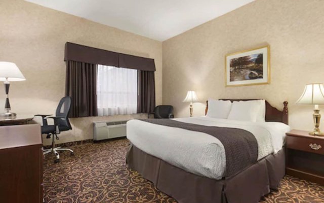 Days Inn by Wyndham Toronto East Lakeview