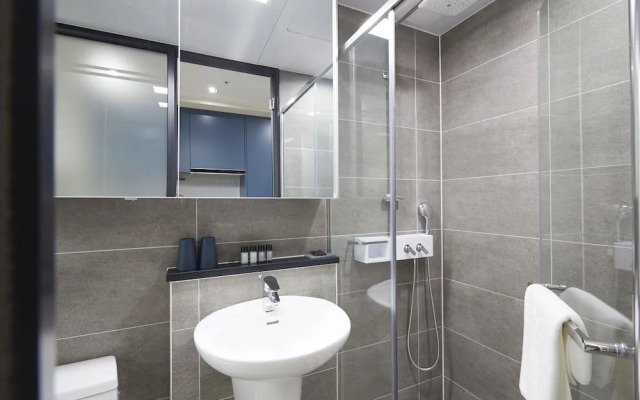 Sokcho Chonpines Beach Hotel