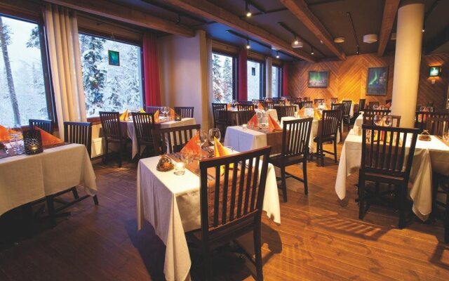 Santa's Hotel Aurora & Igloos