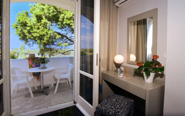 Mantenia Hotel