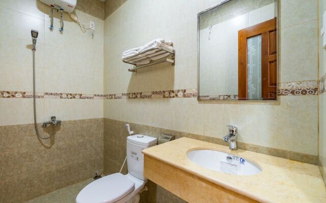 Oyo 222 Queen Hotel